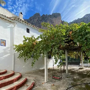 Cortijo El Chorreadero En Parque Natural Sierra De Cazorla Los Rosales (Jaen)